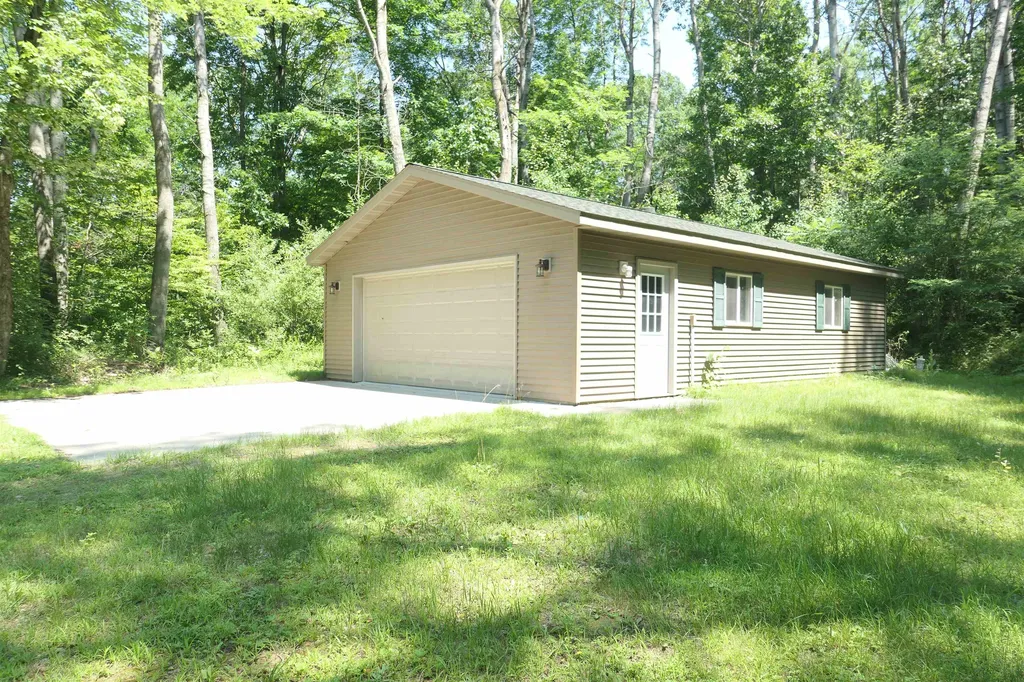 4769 Feather Trail Home Township MI 48829