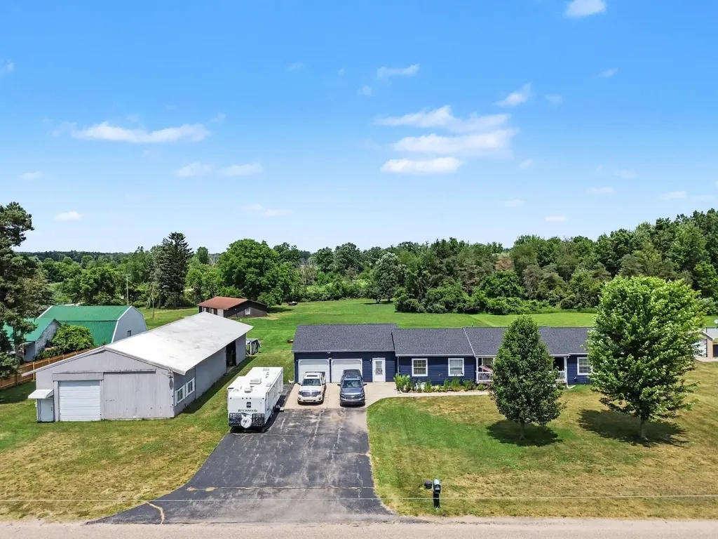 8051 Chippewa Trail Chippewa Township MI 48858