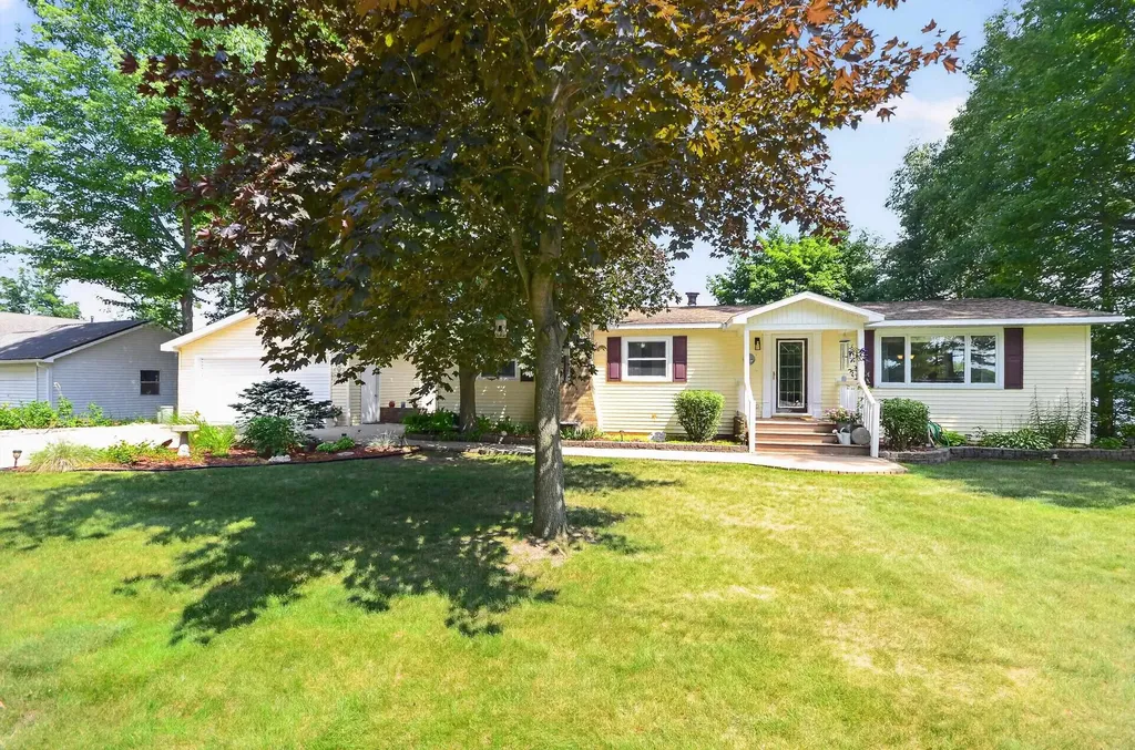 2104 Indian Lake Road Plainfield Township MI 48748