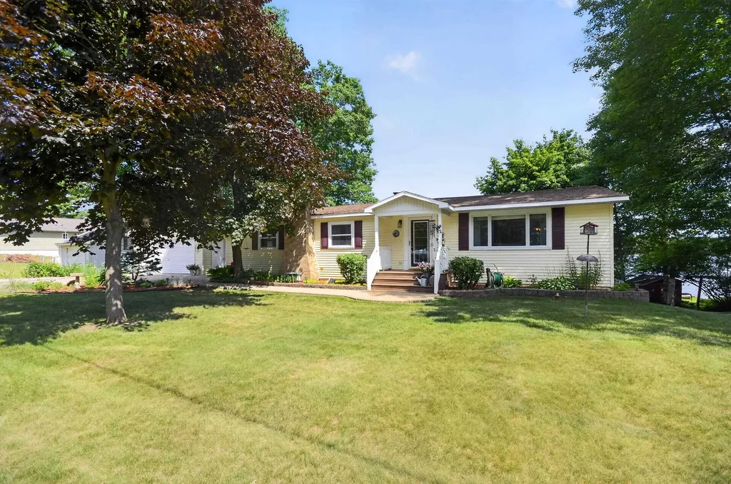 2104 Indian Lake Road Plainfield Township MI 48748