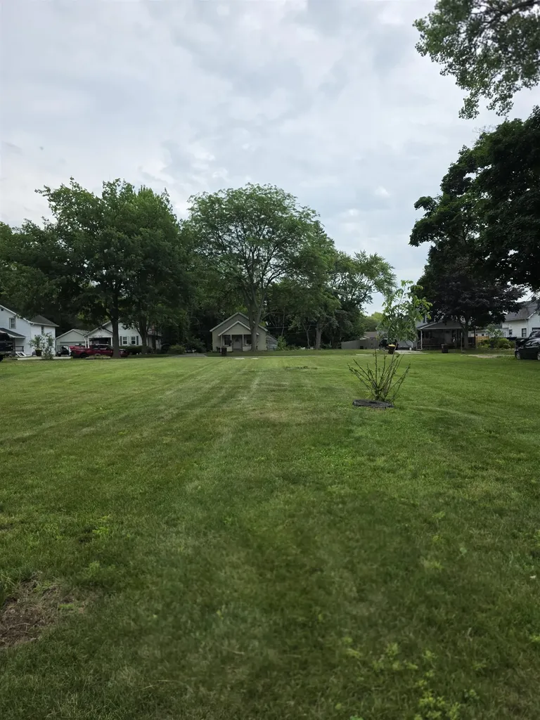 111 Grove Alma City MI 48801
