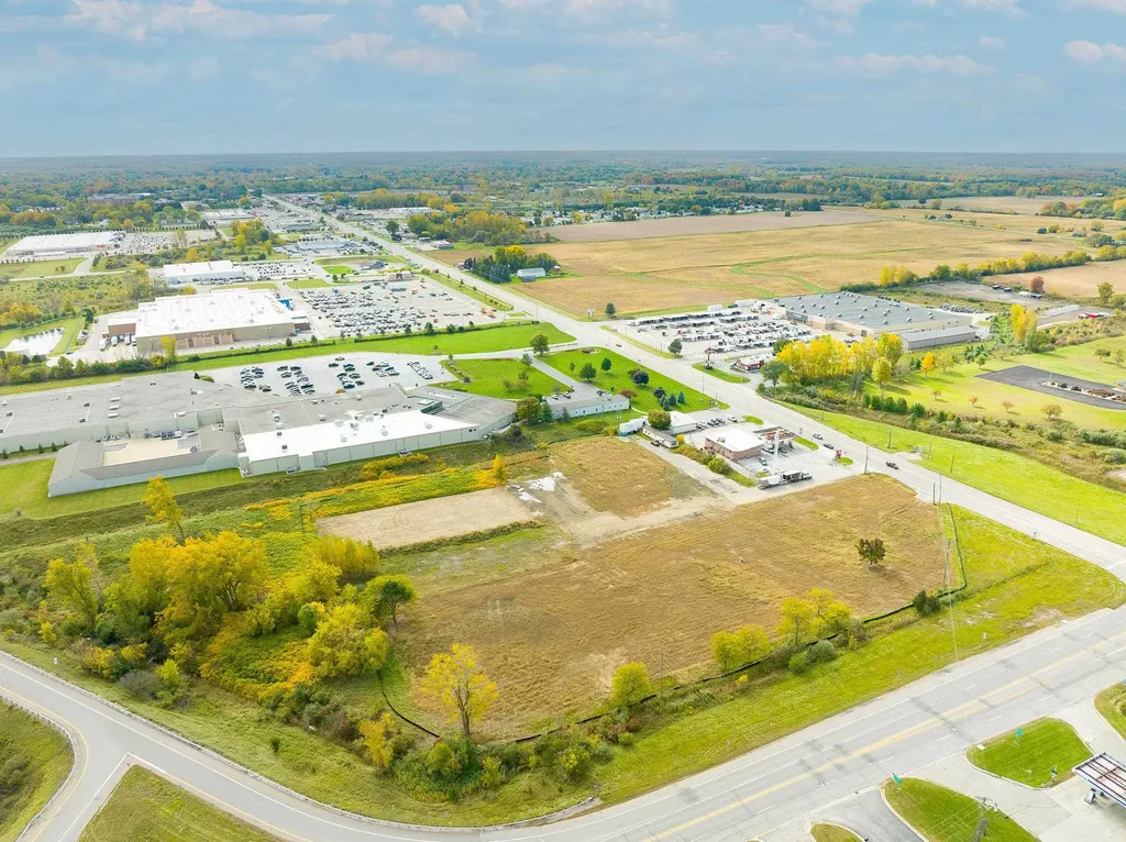 7900, 7990, 7996 N Alger Road Pine River Township MI 48801