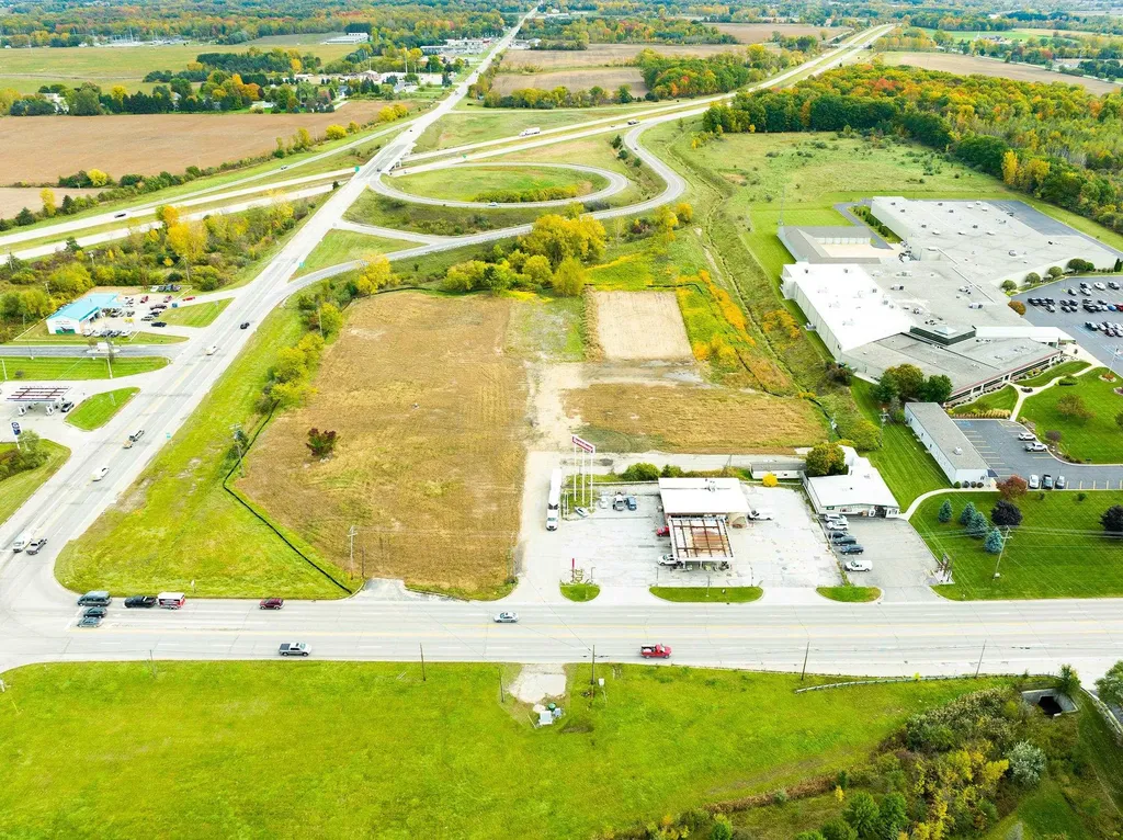 7900, 7990, 7996 N Alger Road Pine River Township MI 48801