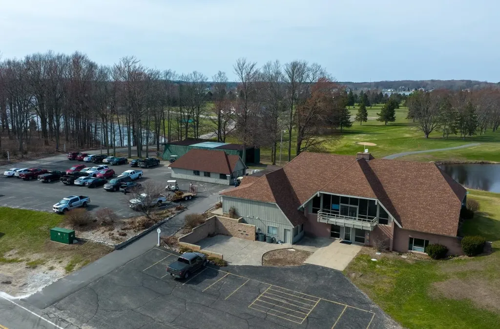 1018 & 1020 Cordoba Lake Isabella Village MI 48893