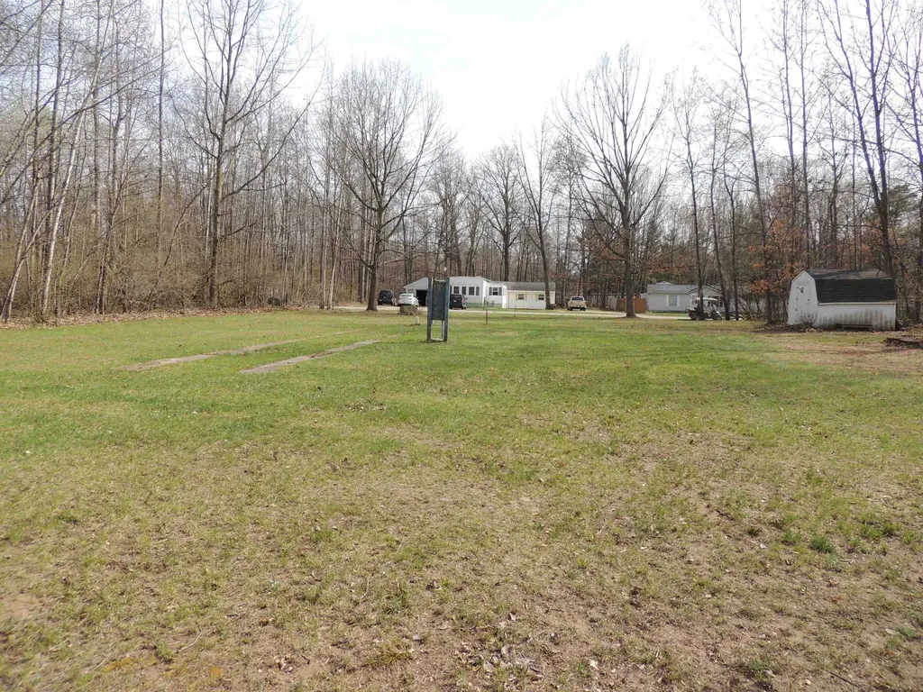1018 & 1020 Cordoba Lake Isabella Village MI 48893