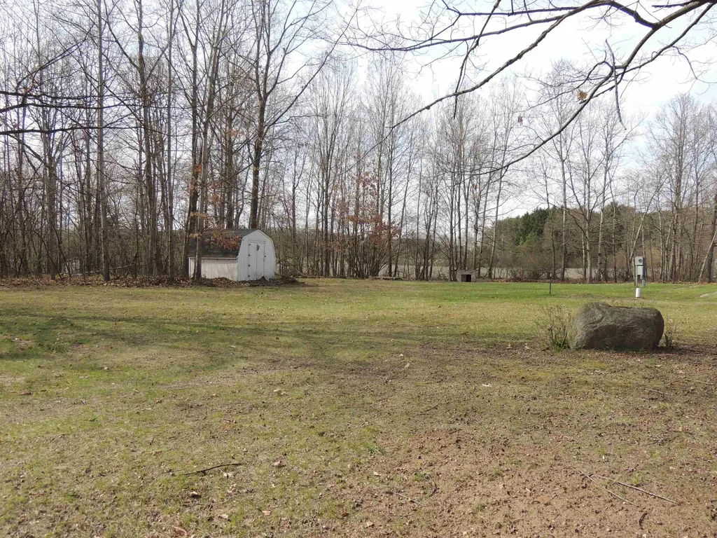 1018 & 1020 Cordoba Lake Isabella Village MI 48893