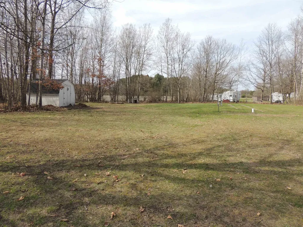 1018 & 1020 Cordoba Lake Isabella Village MI 48893