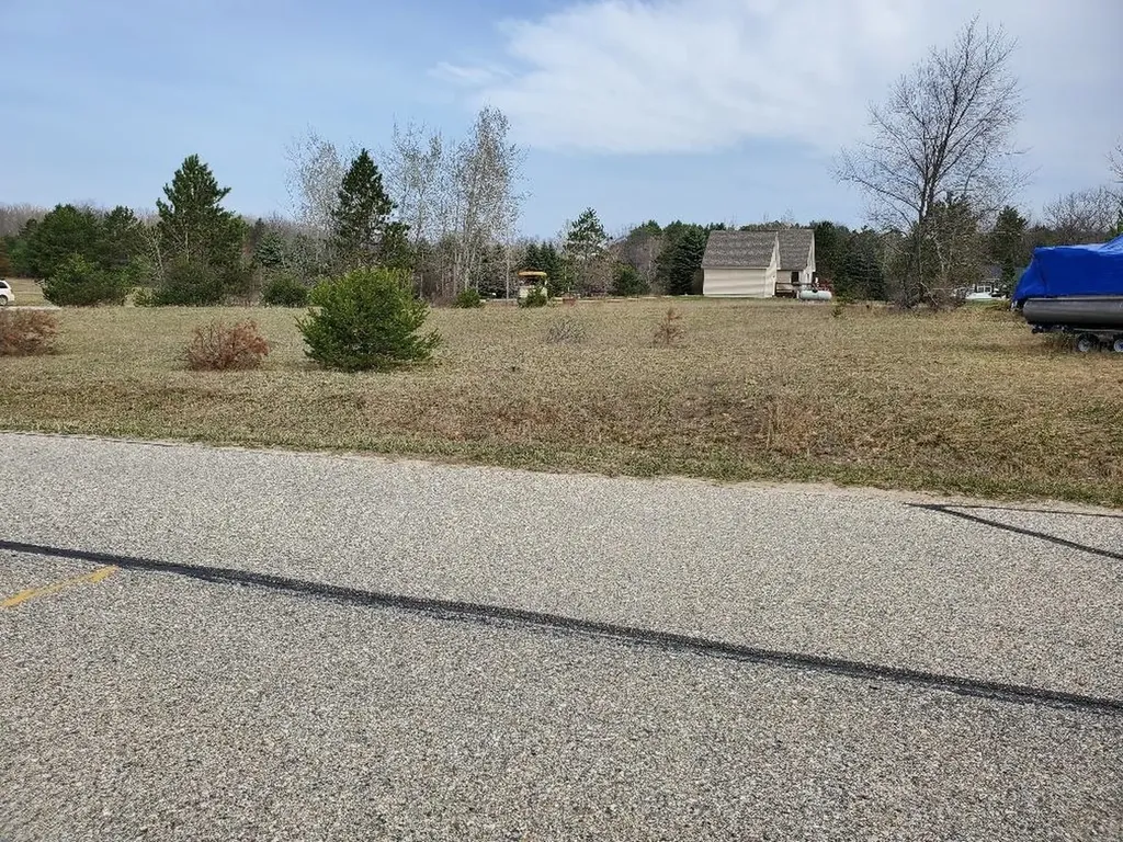1034 Pyrenees Drive Lake Isabella Village MI 48893