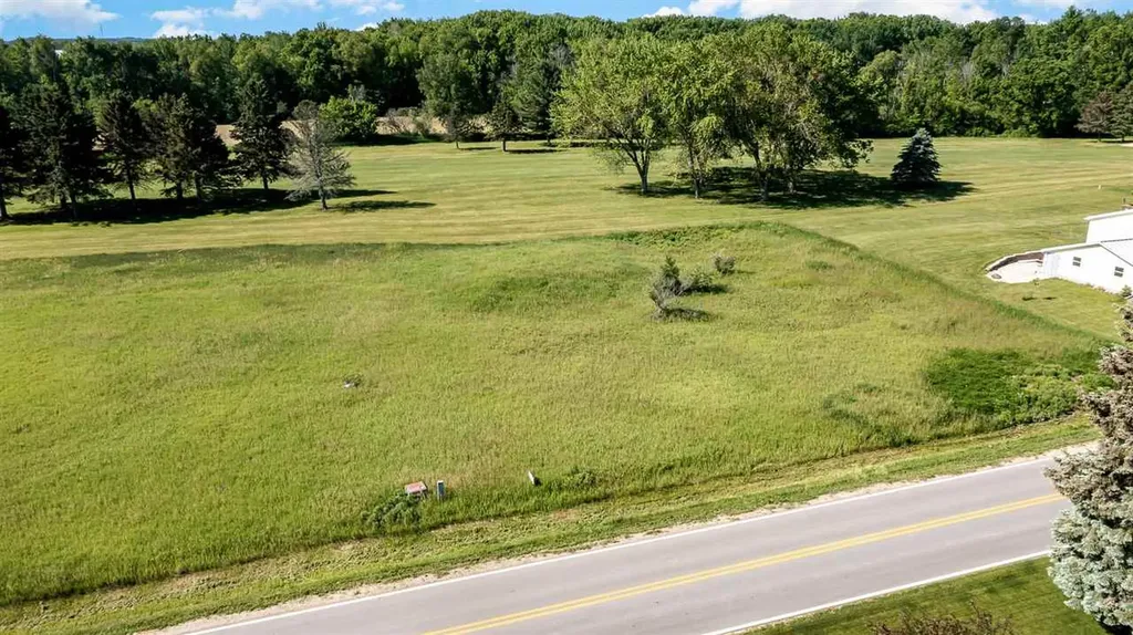 1017 Birdie Drive Broomfield Township MI 48893