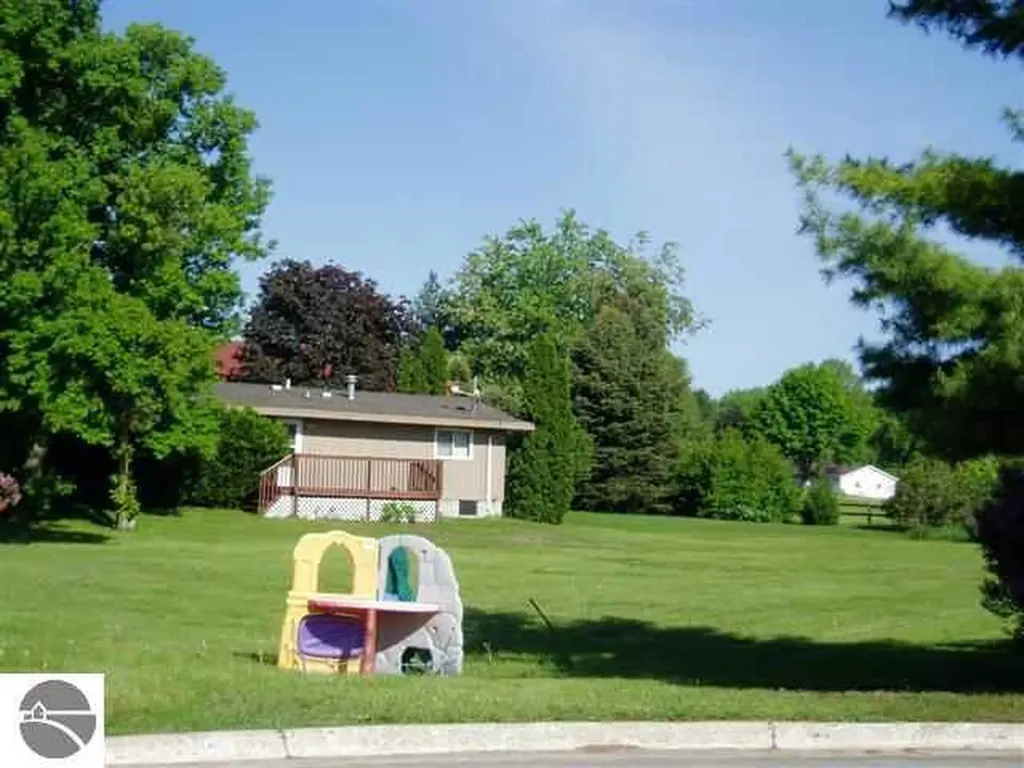 6 Patrick Court Mt. Pleasant City MI 48858