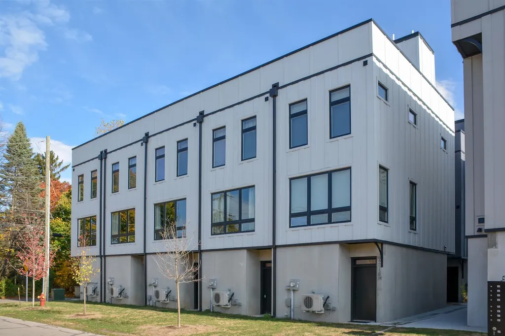 208 Gillis Street Traverse City City MI 49684