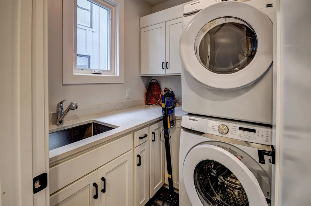 208 Gillis Street Traverse City City MI 49684