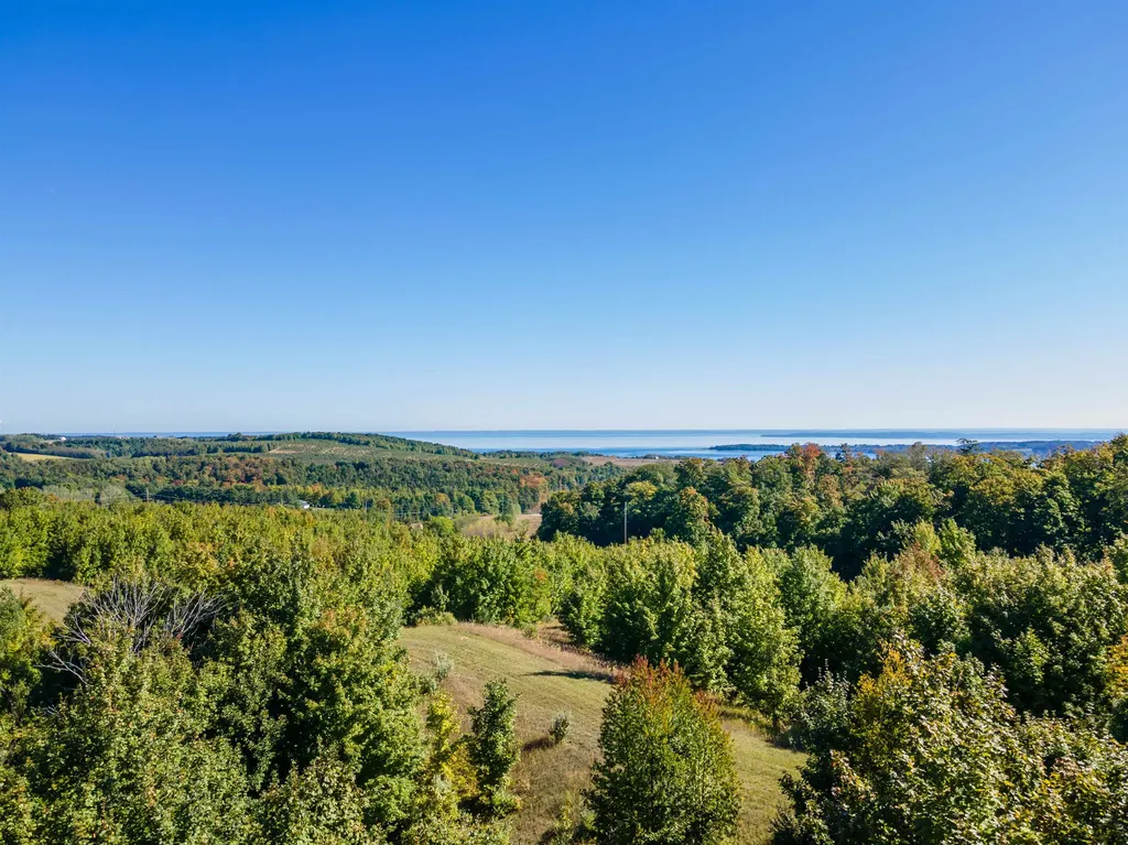 9224 E Duck Lake Road Suttons Bay Township MI 49682
