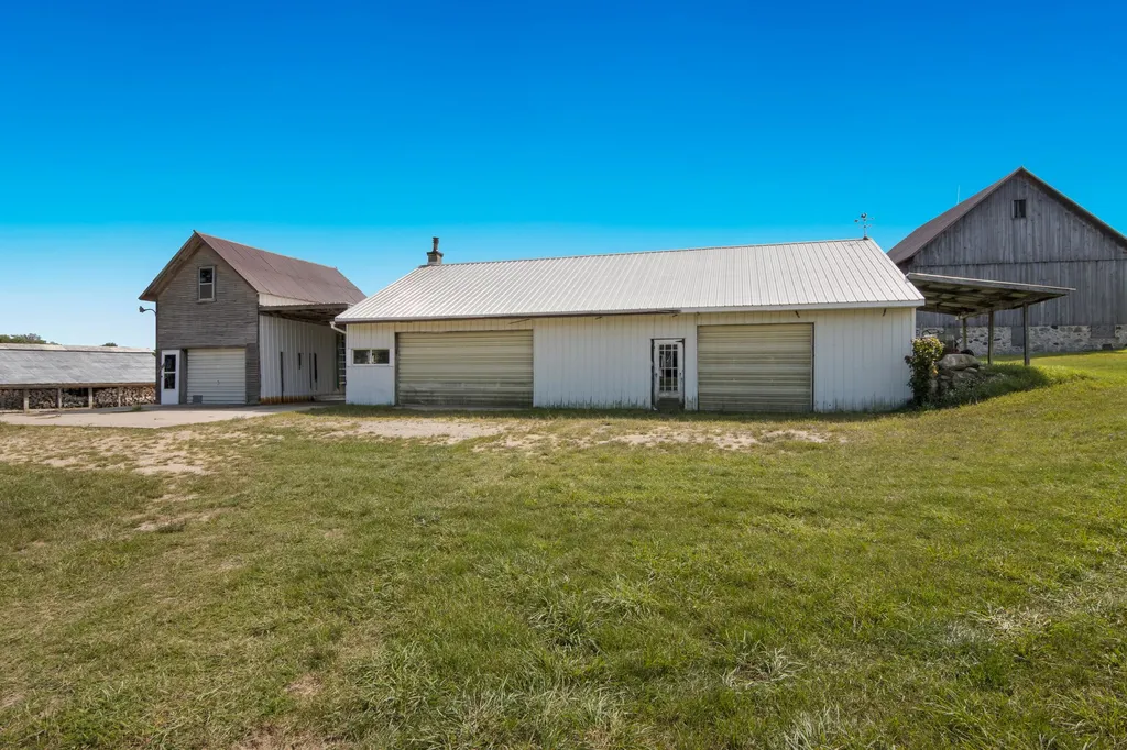 9224 E Duck Lake Road Suttons Bay Township MI 49682