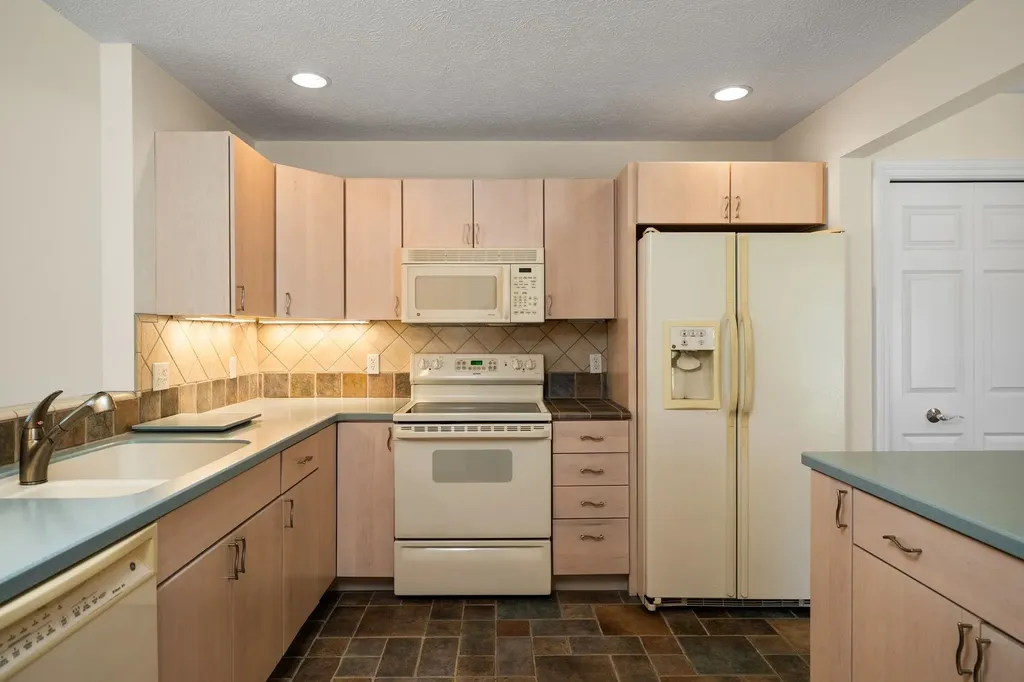 2947 Crown Pointe Drive Garfield Charter Township MI 49685