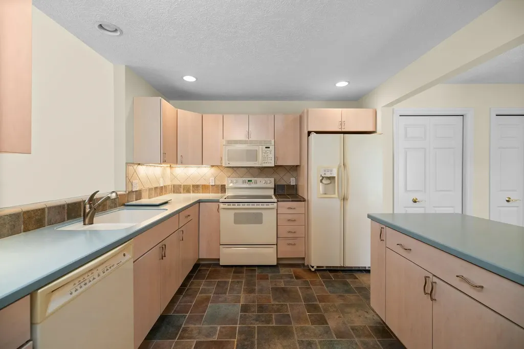2947 Crown Pointe Drive Garfield Charter Township MI 49685
