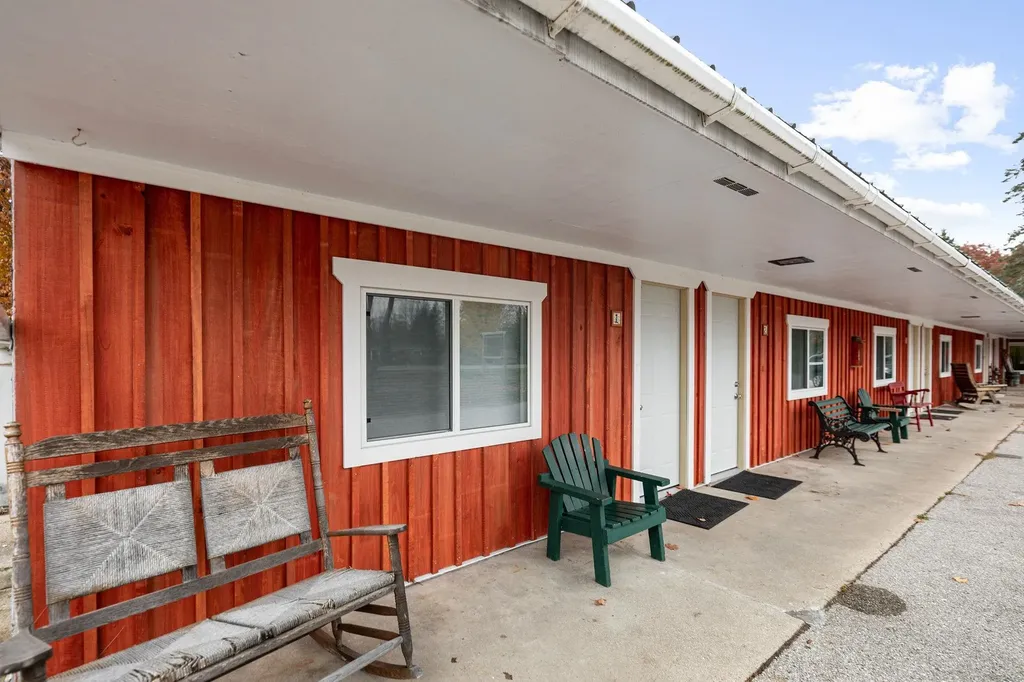 7097 S Dunns Farm Road Glen Arbor Township MI 49664