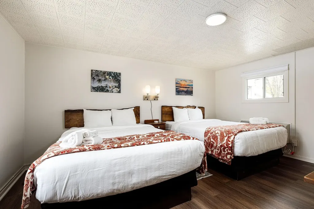 7097 S Dunns Farm Road Glen Arbor Township MI 49664