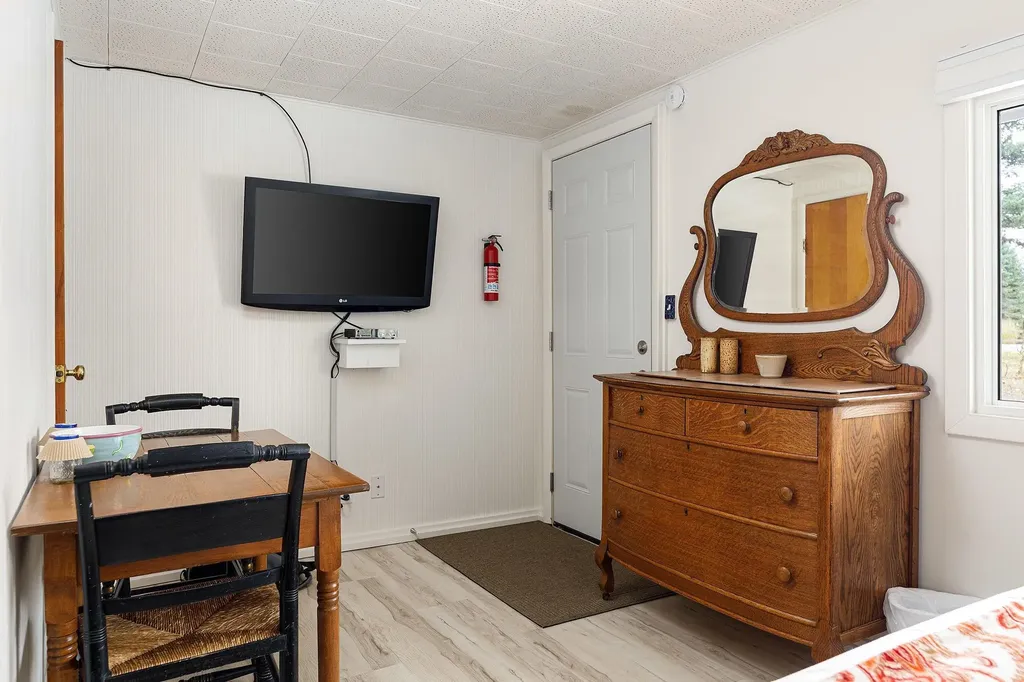 7097 S Dunns Farm Road Glen Arbor Township MI 49664