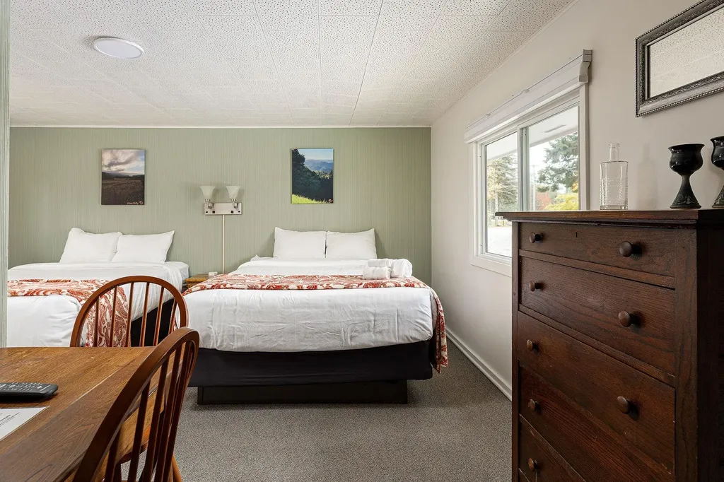 7097 S Dunns Farm Road Glen Arbor Township MI 49664