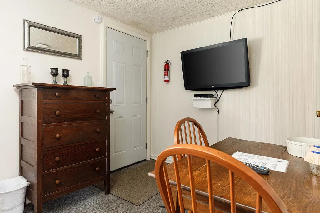 7097 S Dunns Farm Road Glen Arbor Township MI 49664
