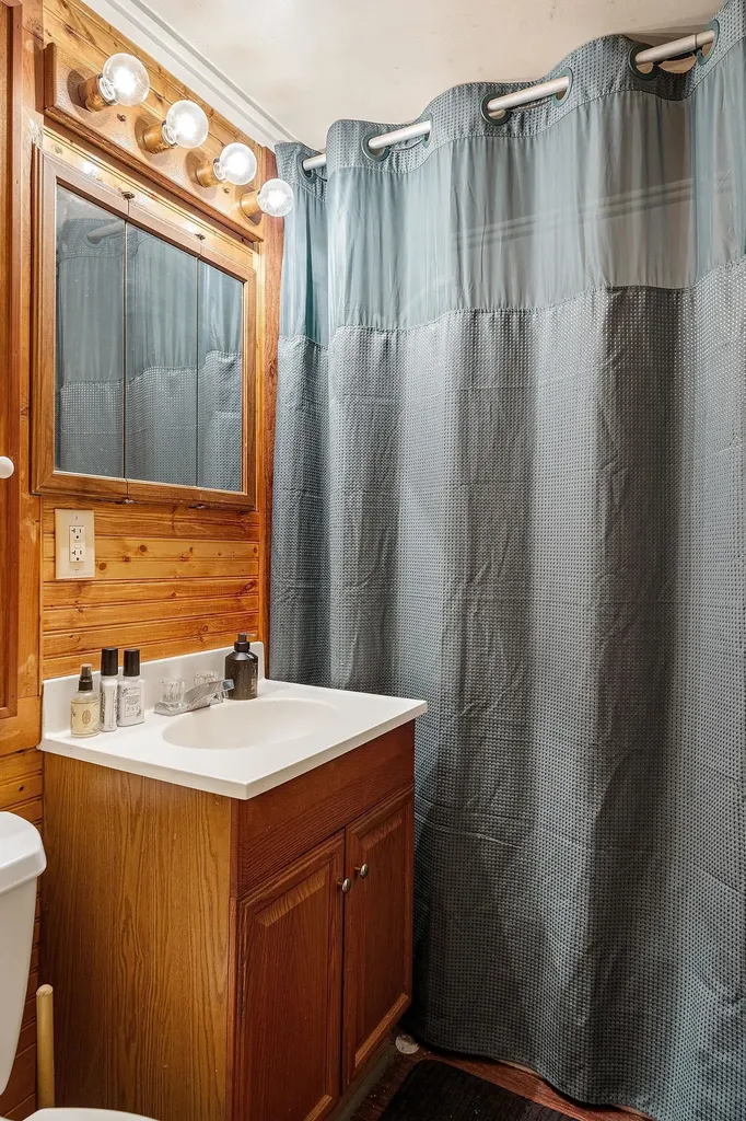 7097 S Dunns Farm Road Glen Arbor Township MI 49664
