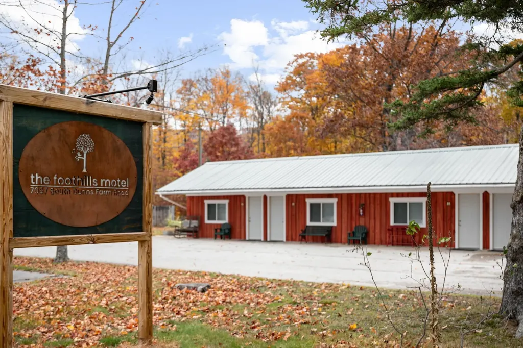 7097 S Dunns Farm Road Glen Arbor Township MI 49664