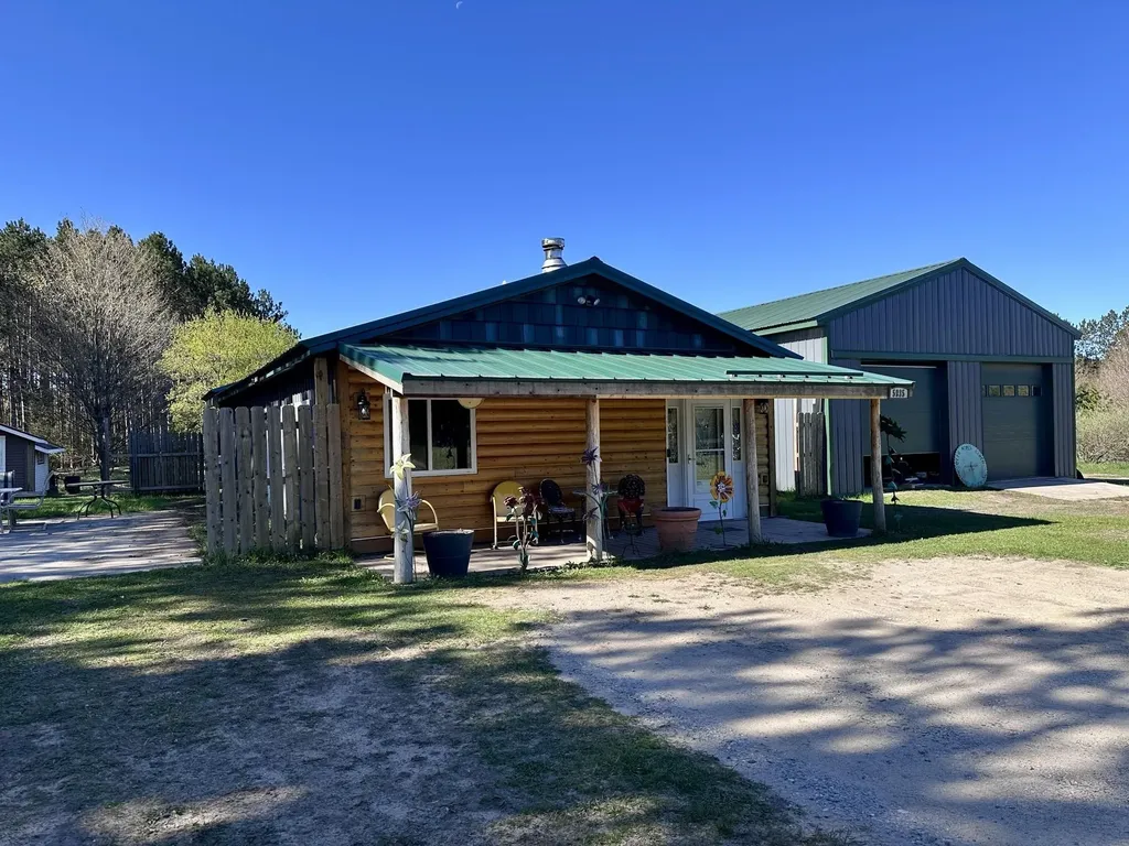 5935 Greenleaf Lane Blair Township MI 49637