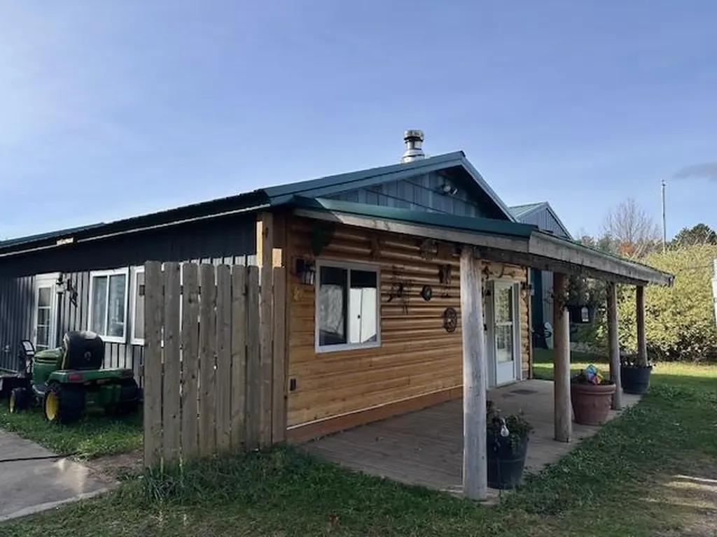 5935 Greenleaf Lane Blair Township MI 49637