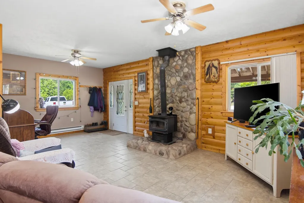 5935 Greenleaf Lane Blair Township MI 49637