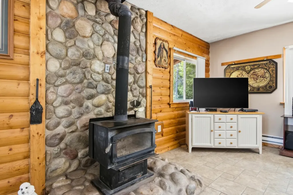 5935 Greenleaf Lane Blair Township MI 49637