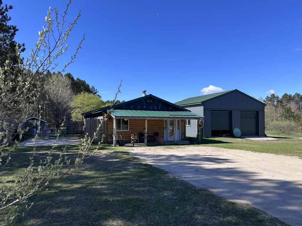 5935 Greenleaf Lane Blair Township MI 49637