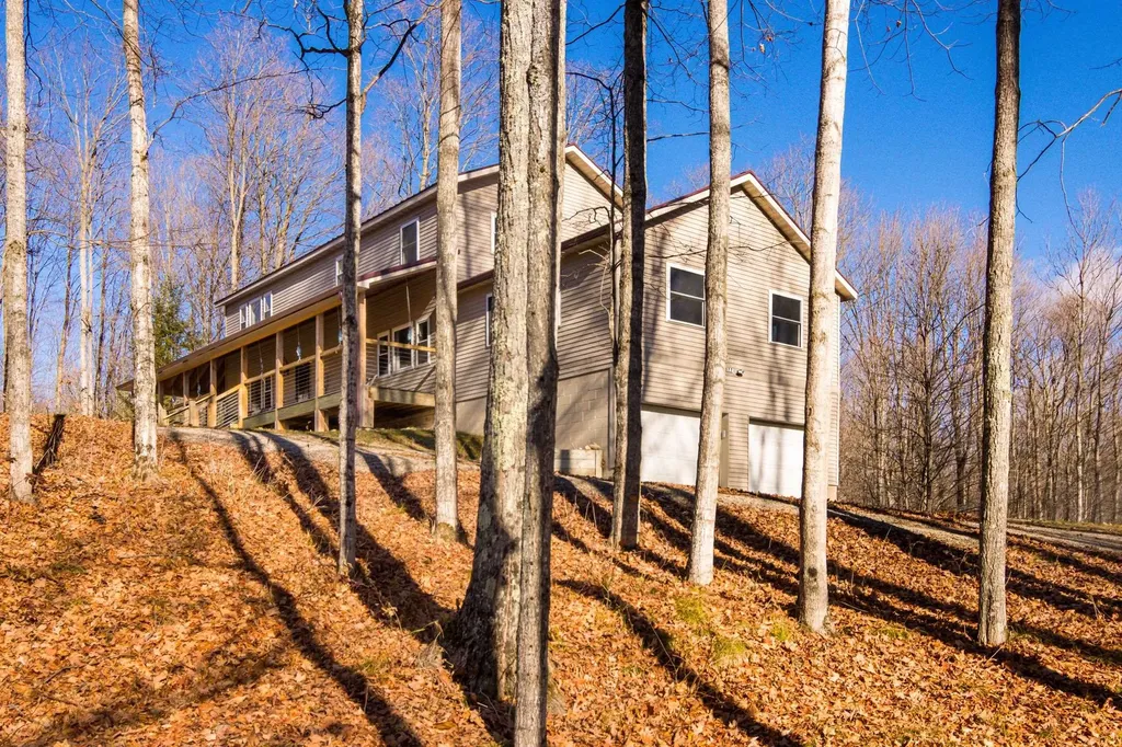 5877 E Lake Five Lane Excelsior Township MI 49646