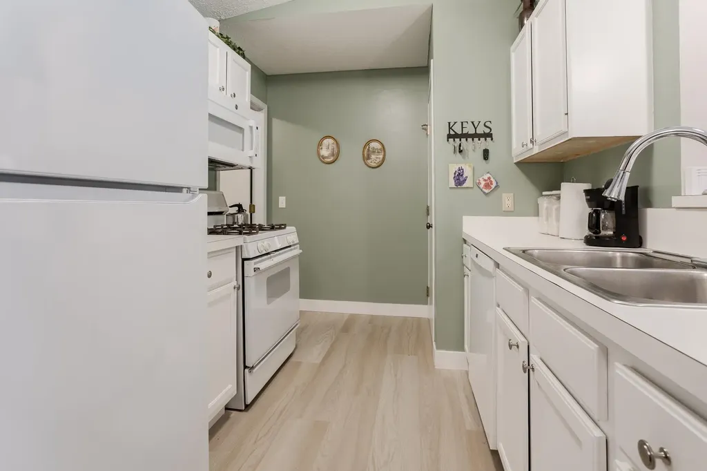 2993 Emerald Isle Garfield Charter Township MI 49684