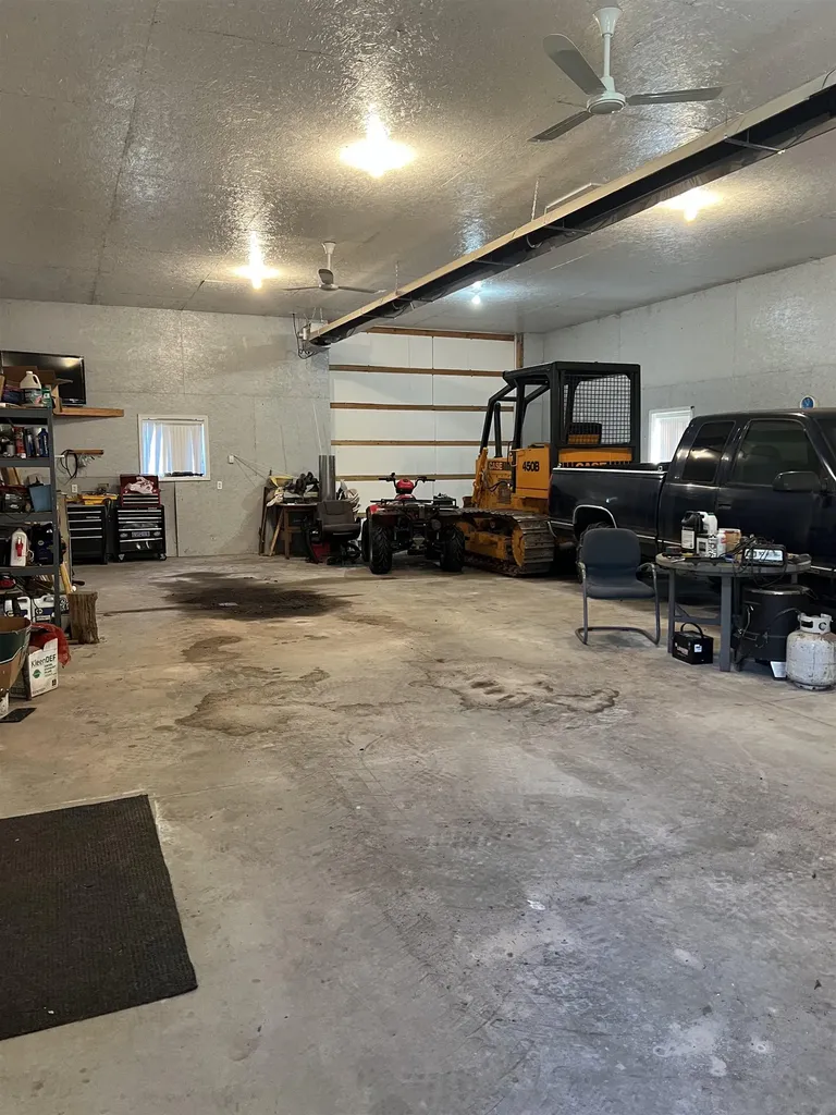 8414 NE Besaw Road Rapid River Township MI 49659