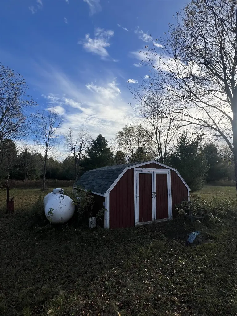 8414 NE Besaw Road Rapid River Township MI 49659