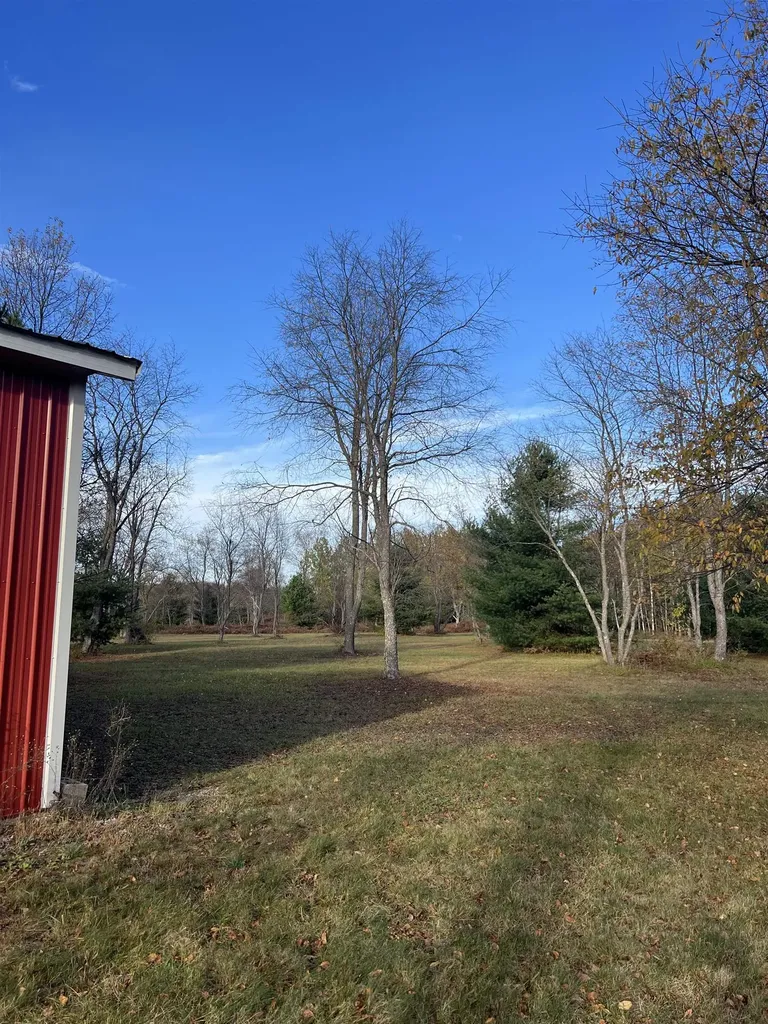8414 NE Besaw Road Rapid River Township MI 49659