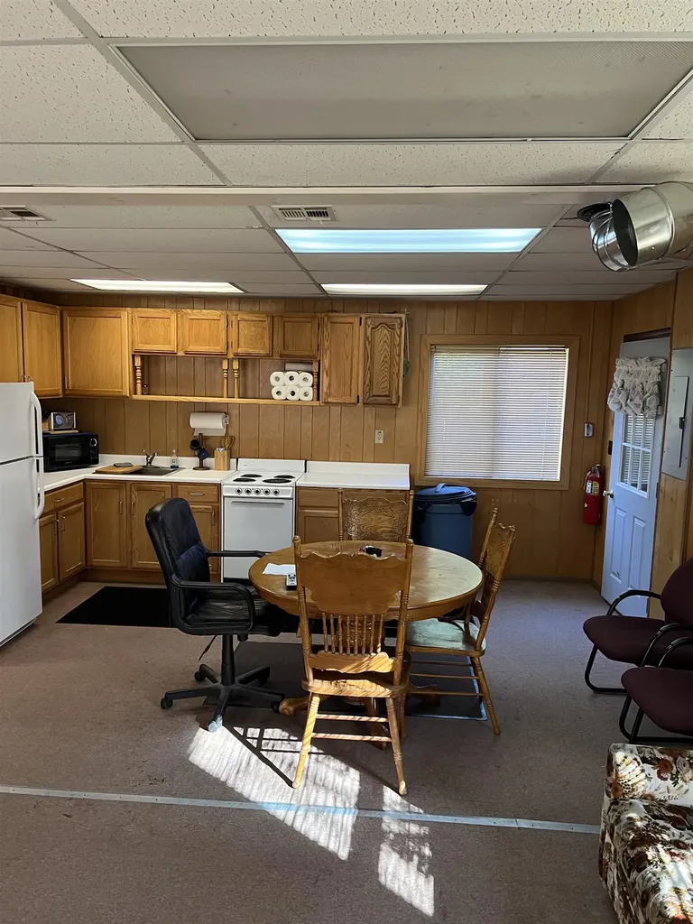 8414 NE Besaw Road Rapid River Township MI 49659