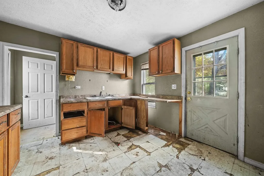226 S Gladwin Street Lake City City MI 49651