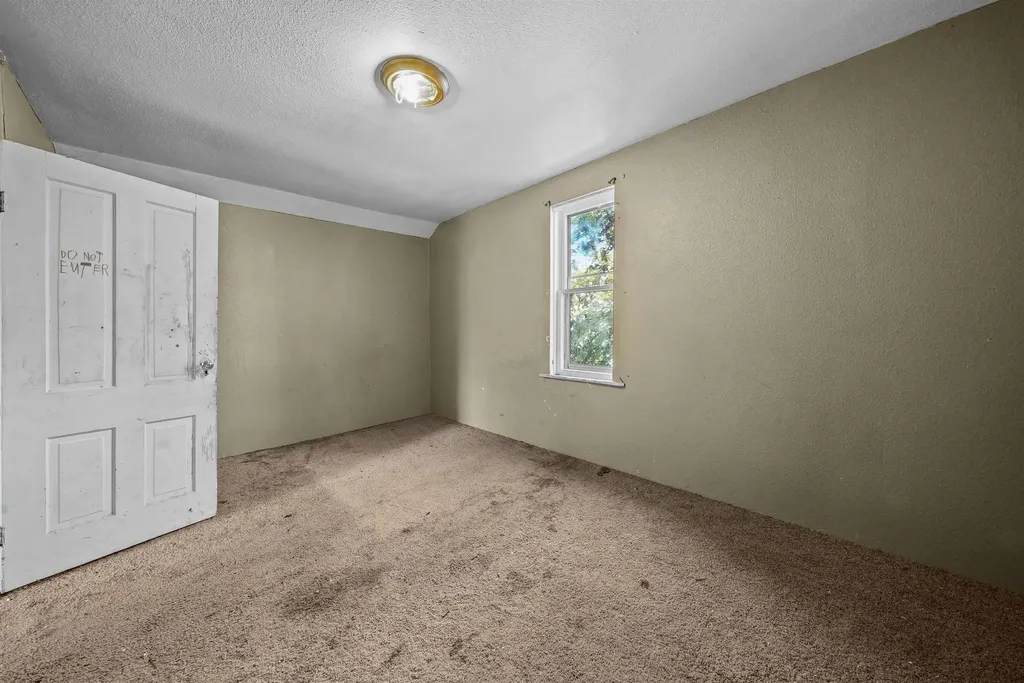 226 S Gladwin Street Lake City City MI 49651