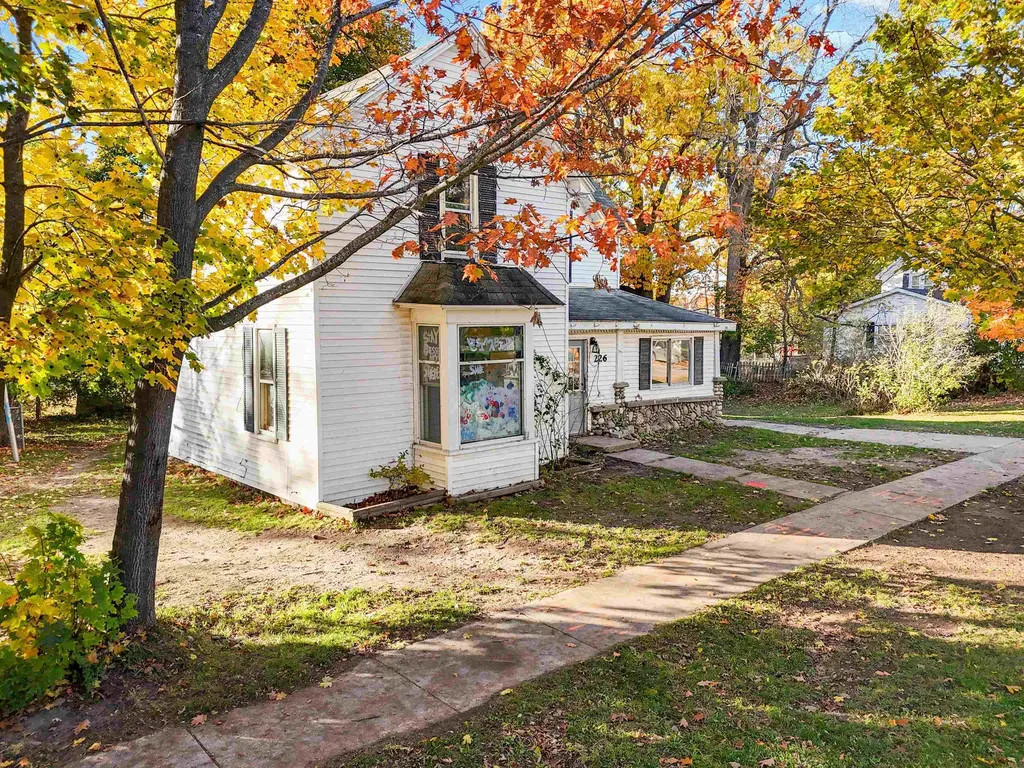 226 S Gladwin Street Lake City City MI 49651