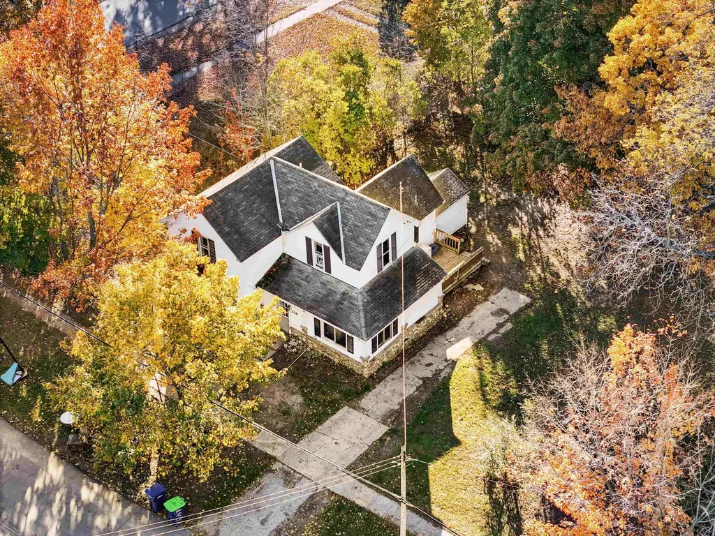 226 S Gladwin Street Lake City City MI 49651