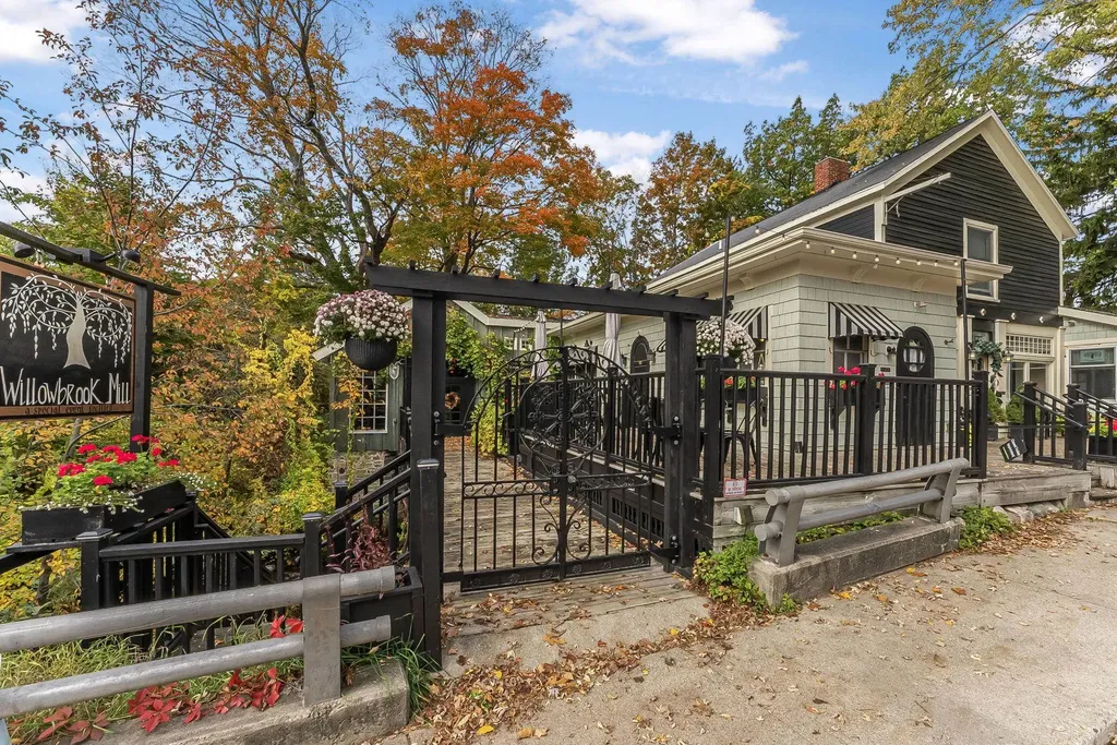 201 N Mill Street Leelanau Township MI 49670