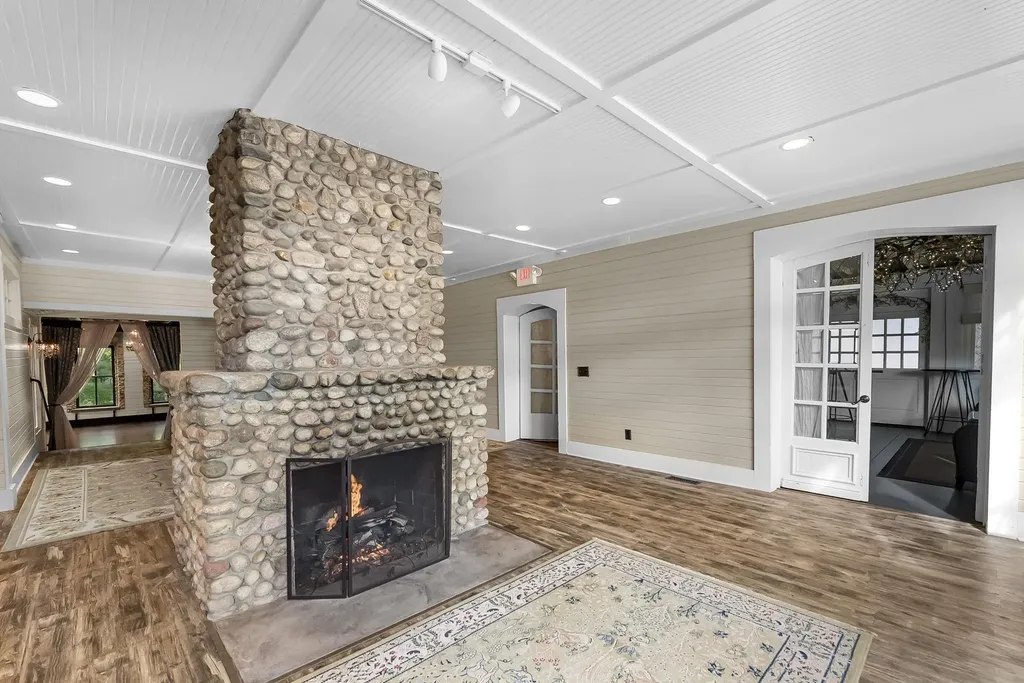 201 N Mill Street Leelanau Township MI 49670