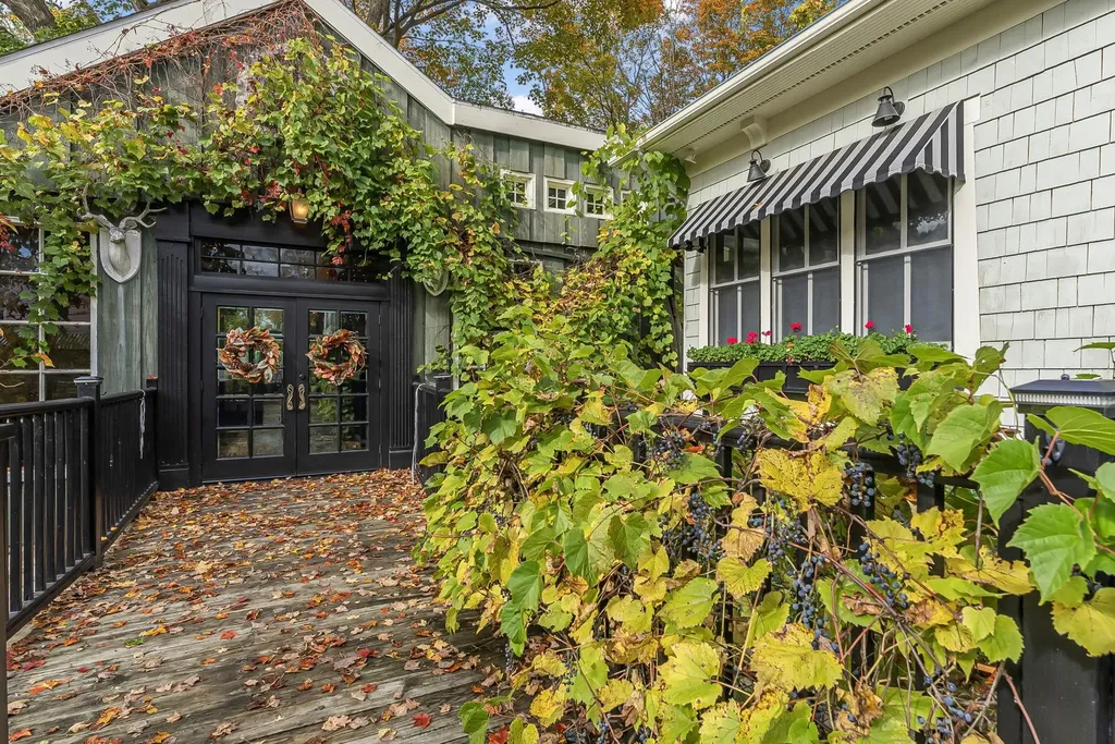 201 N Mill Street Leelanau Township MI 49670