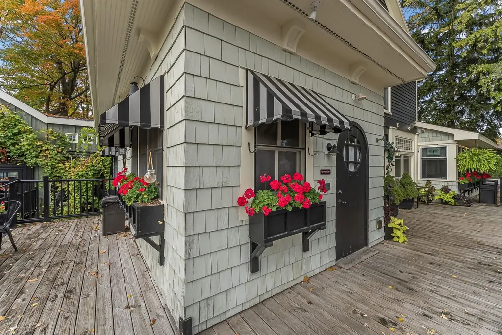 201 N Mill Street Leelanau Township MI 49670