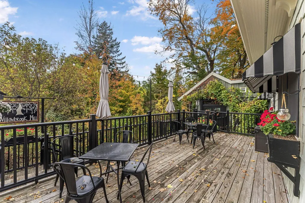 201 N Mill Street Leelanau Township MI 49670