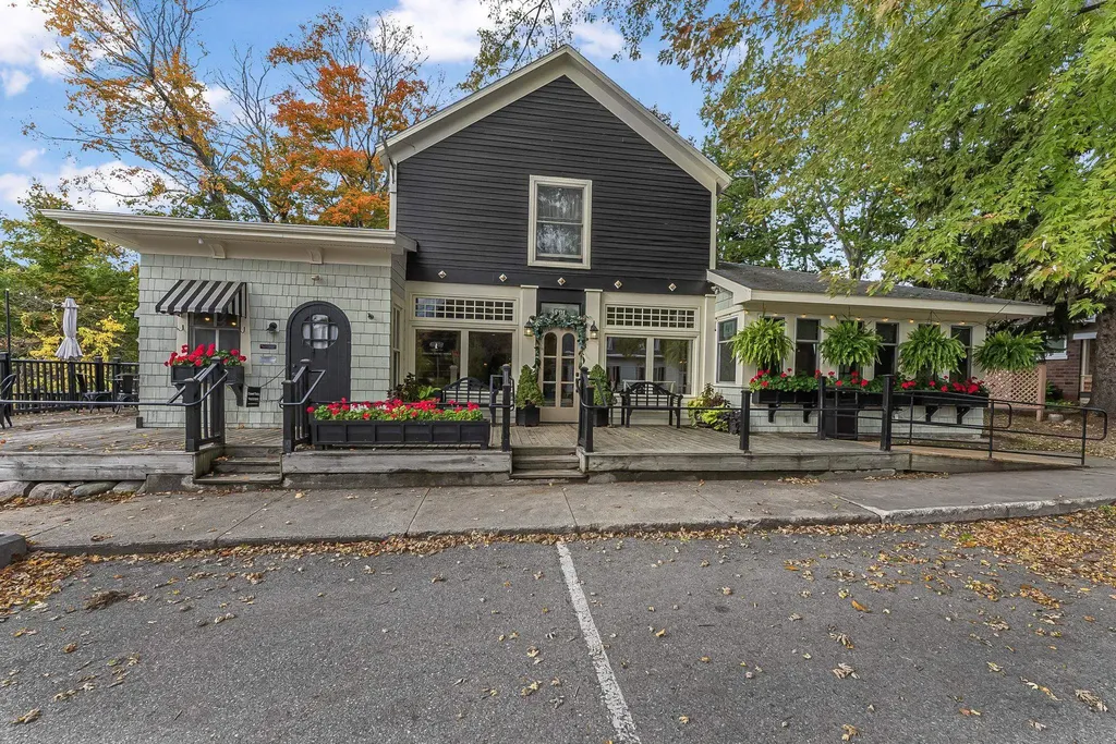 201 N Mill Street Leelanau Township MI 49670