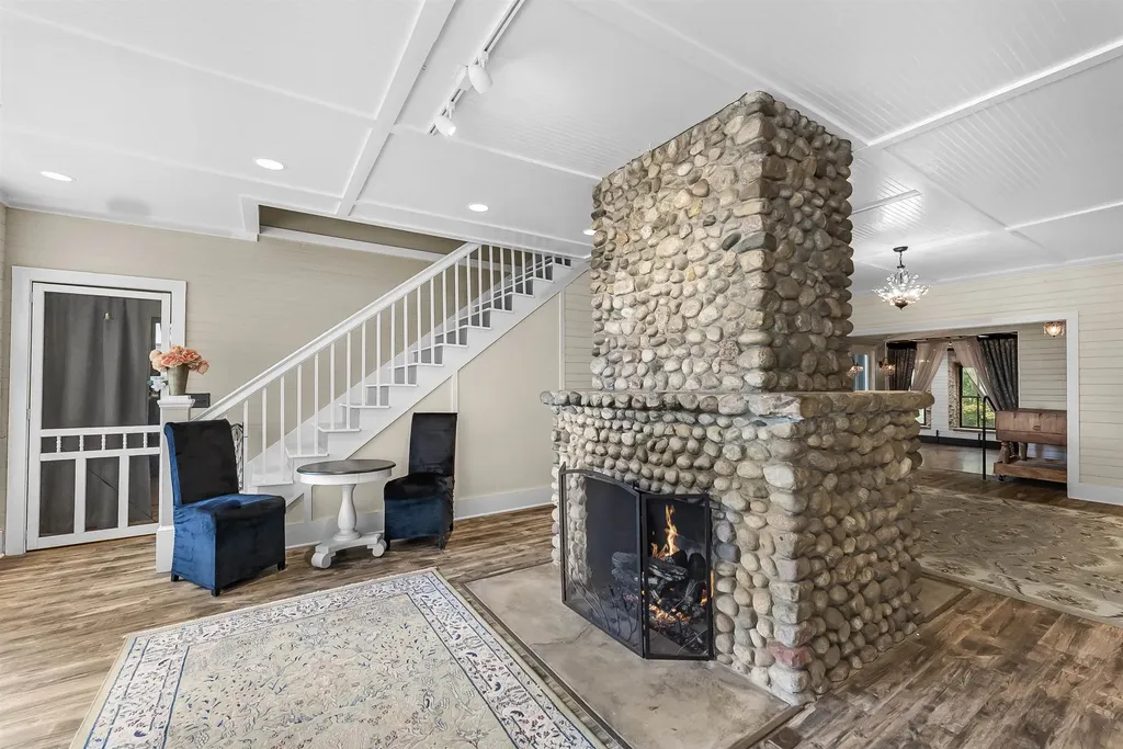 201 N Mill Street Leelanau Township MI 49670