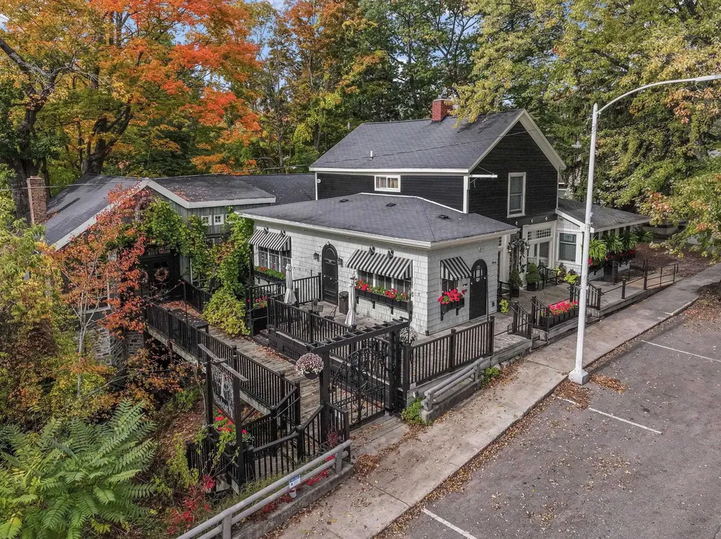 201 N Mill Street Leelanau Township MI 49670